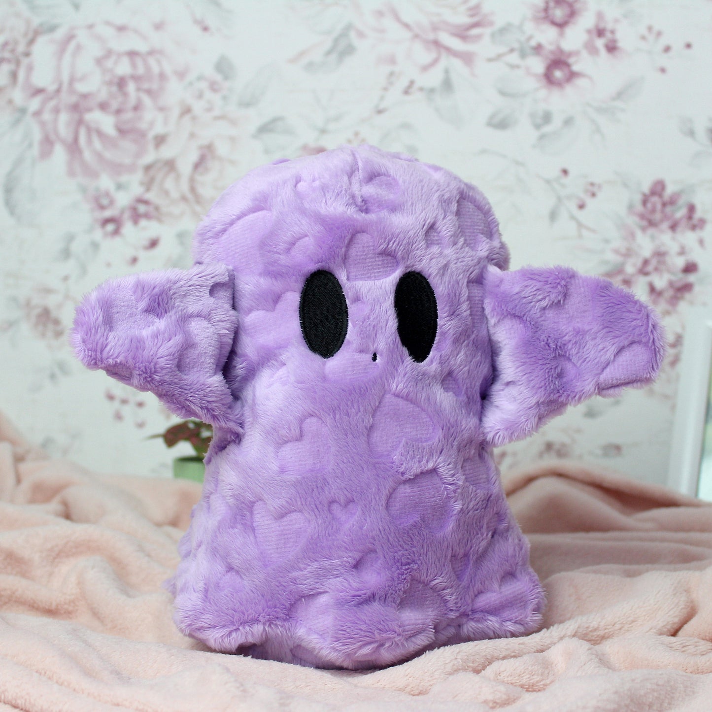 Kuscheltier Geist lila mit Herzen