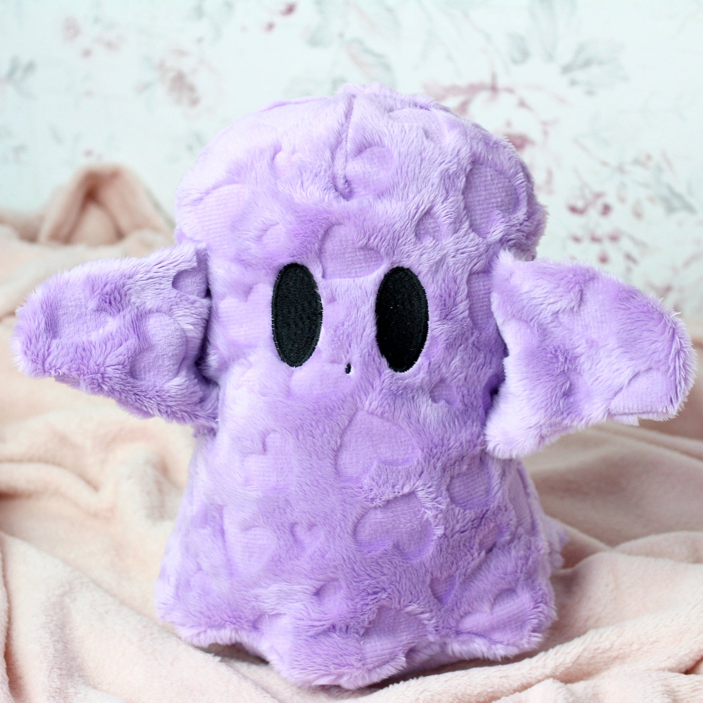 Kuscheltier Geist lila mit Herzen