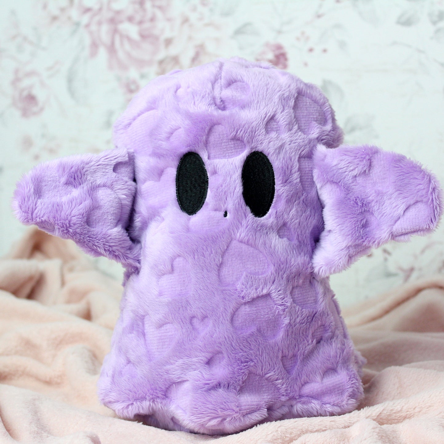 Kuscheltier Geist lila mit Herzen