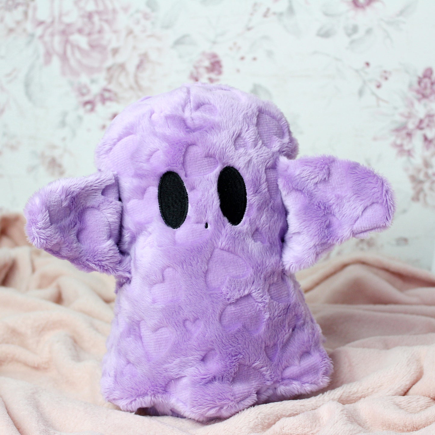 Kuscheltier Geist lila mit Herzen